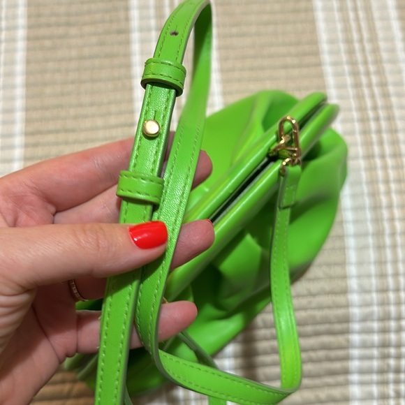 The Moire bag. Tia Ruched clutch 100% artificial leather. - Picture 7 of 9